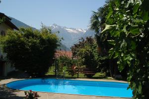 Stöckerhof garden with pool