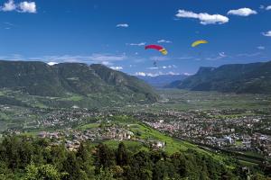 Paragliding in Meran